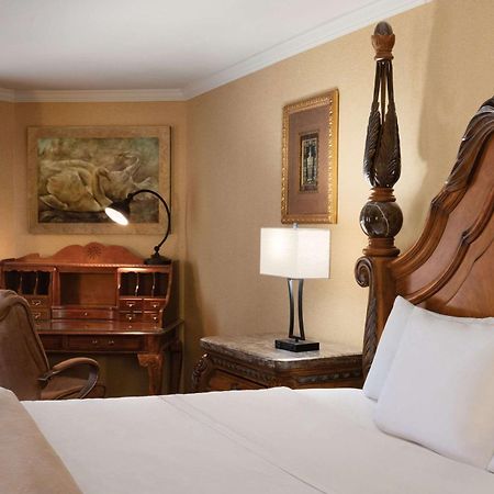 Radisson Hotel Colorado Springs Airport ภายนอก รูปภาพ