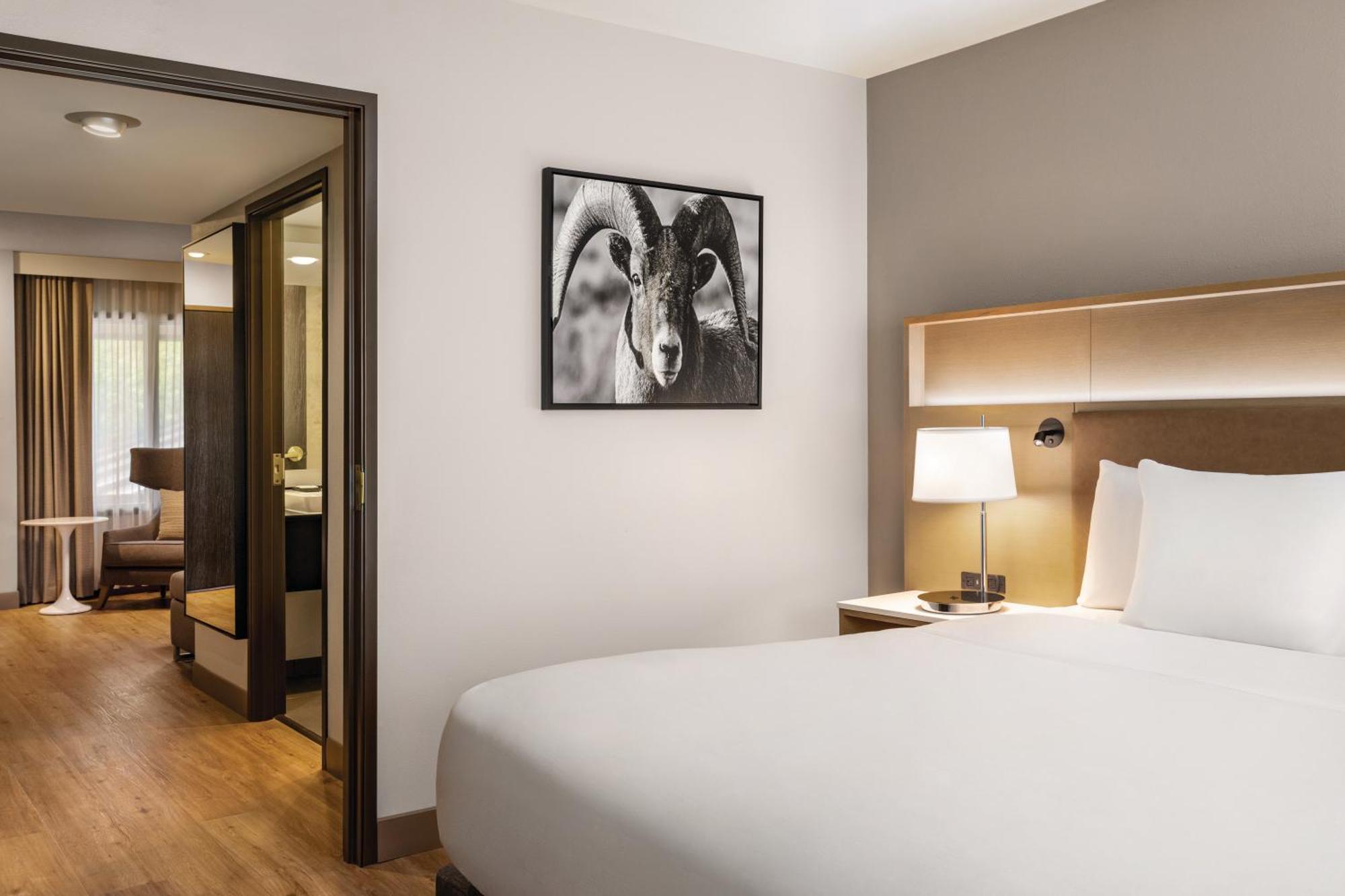 Radisson Hotel Colorado Springs Airport ภายนอก รูปภาพ