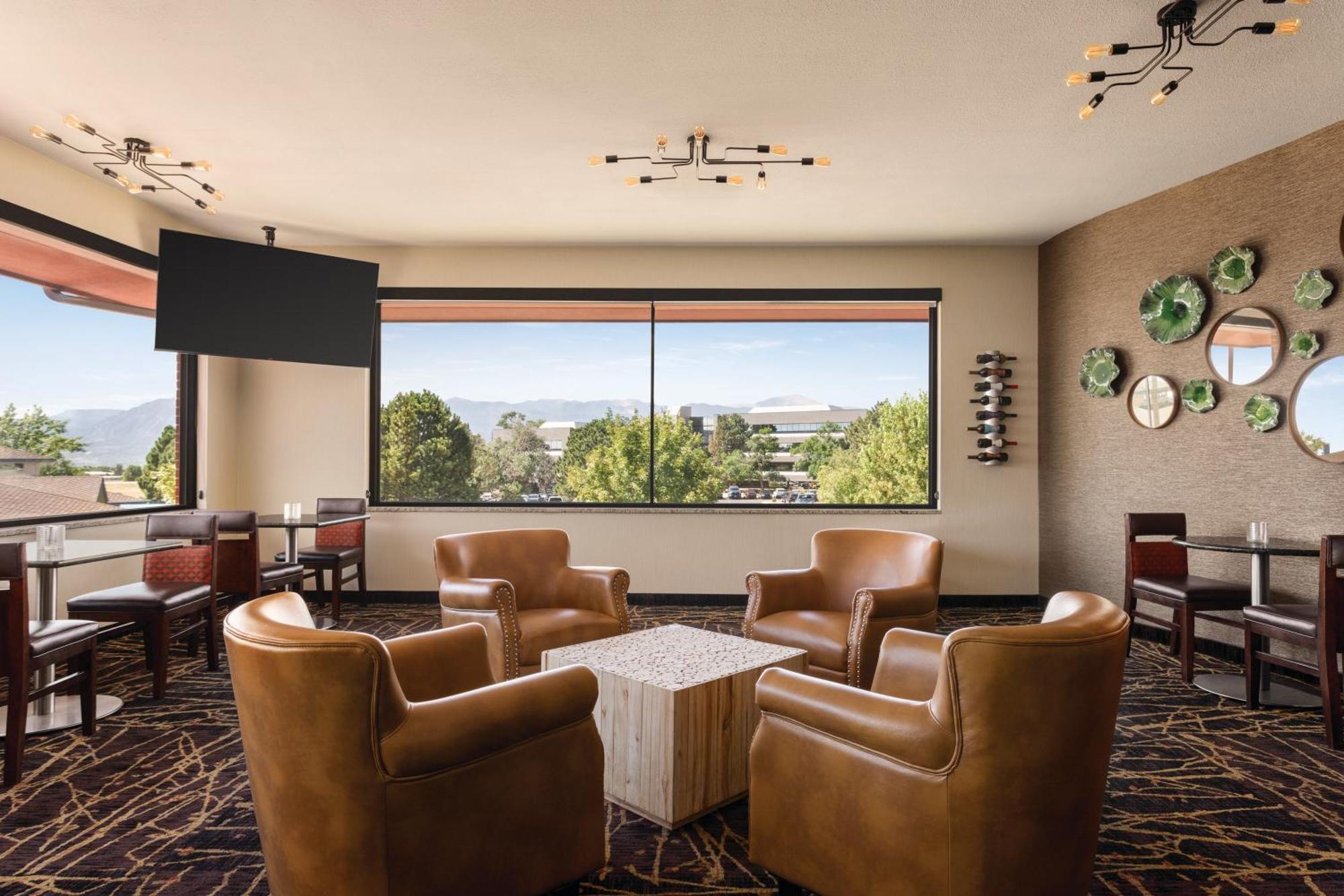 Radisson Hotel Colorado Springs Airport ภายนอก รูปภาพ