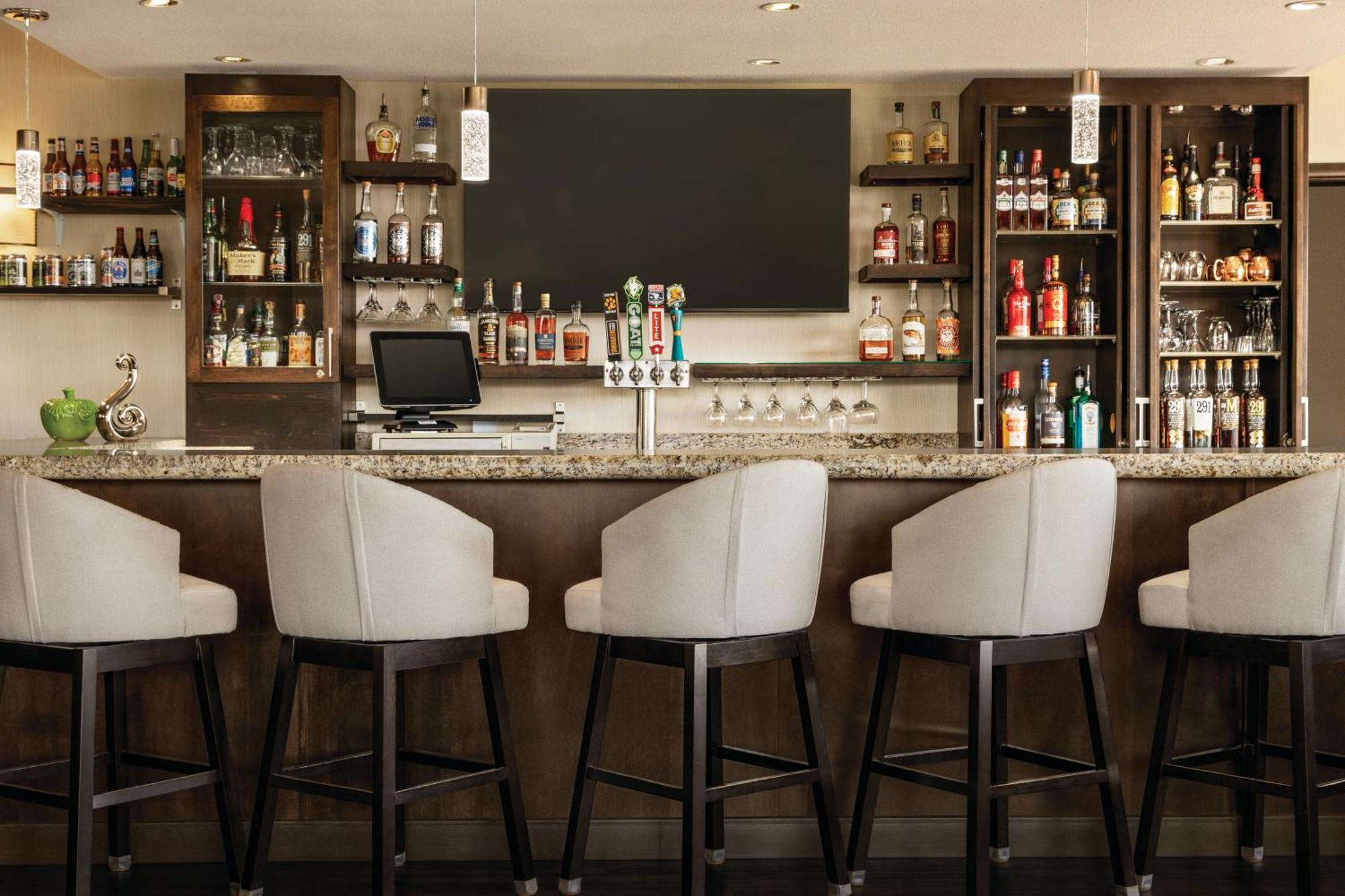 Radisson Hotel Colorado Springs Airport ภายนอก รูปภาพ